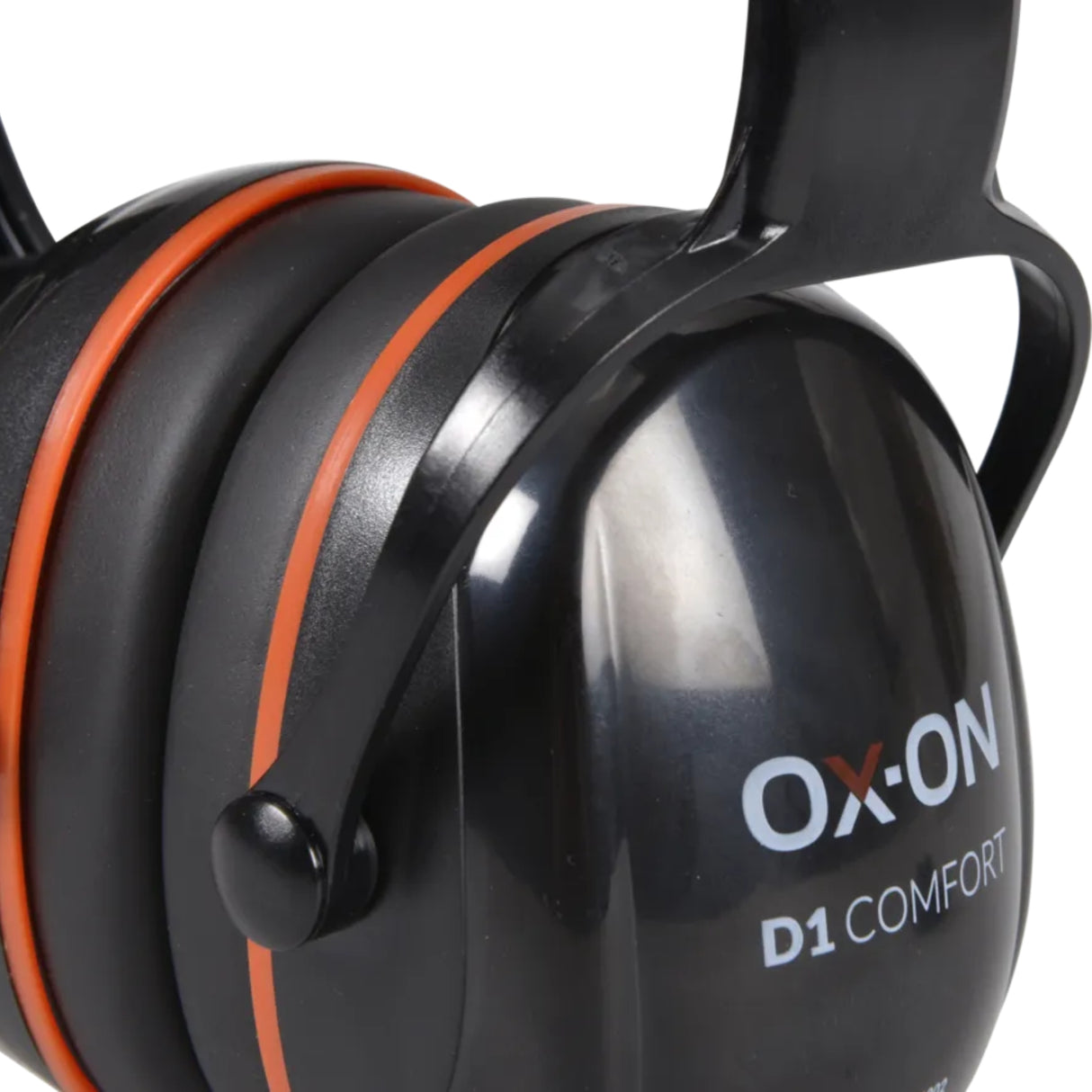 Slagfast ABS-konstruksjon og EN 352-1-sertifisering for sikker bruk.