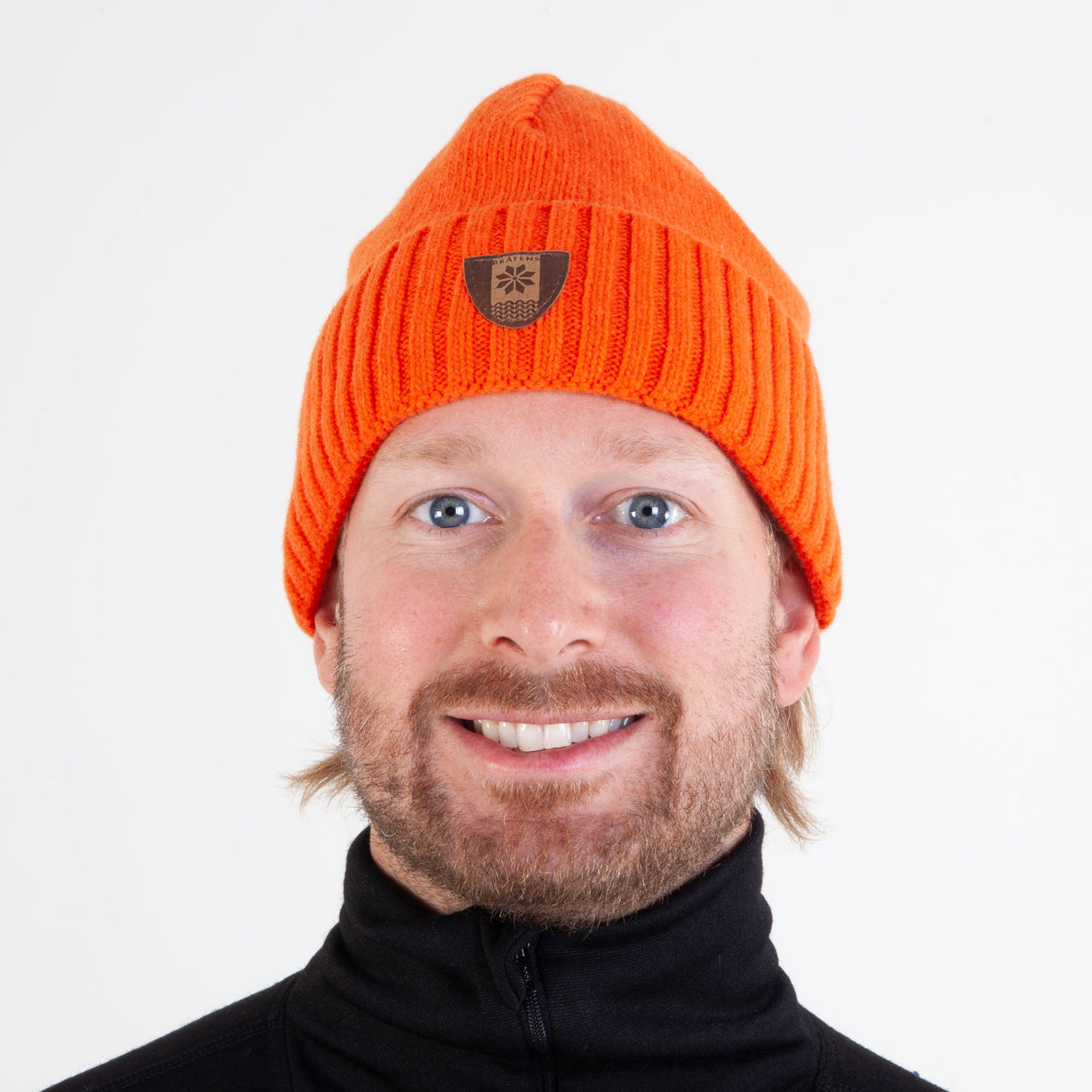 Lykkja ull beanie i 100% ull, den perfekte luen for kaldt vær og friluftsliv, med komfort og stil.