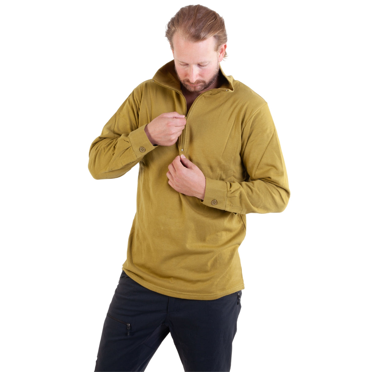 Frottert innside og høy hals med glidelås – Bråtens feltskjorte gir ekstra varme og beskyttelse.