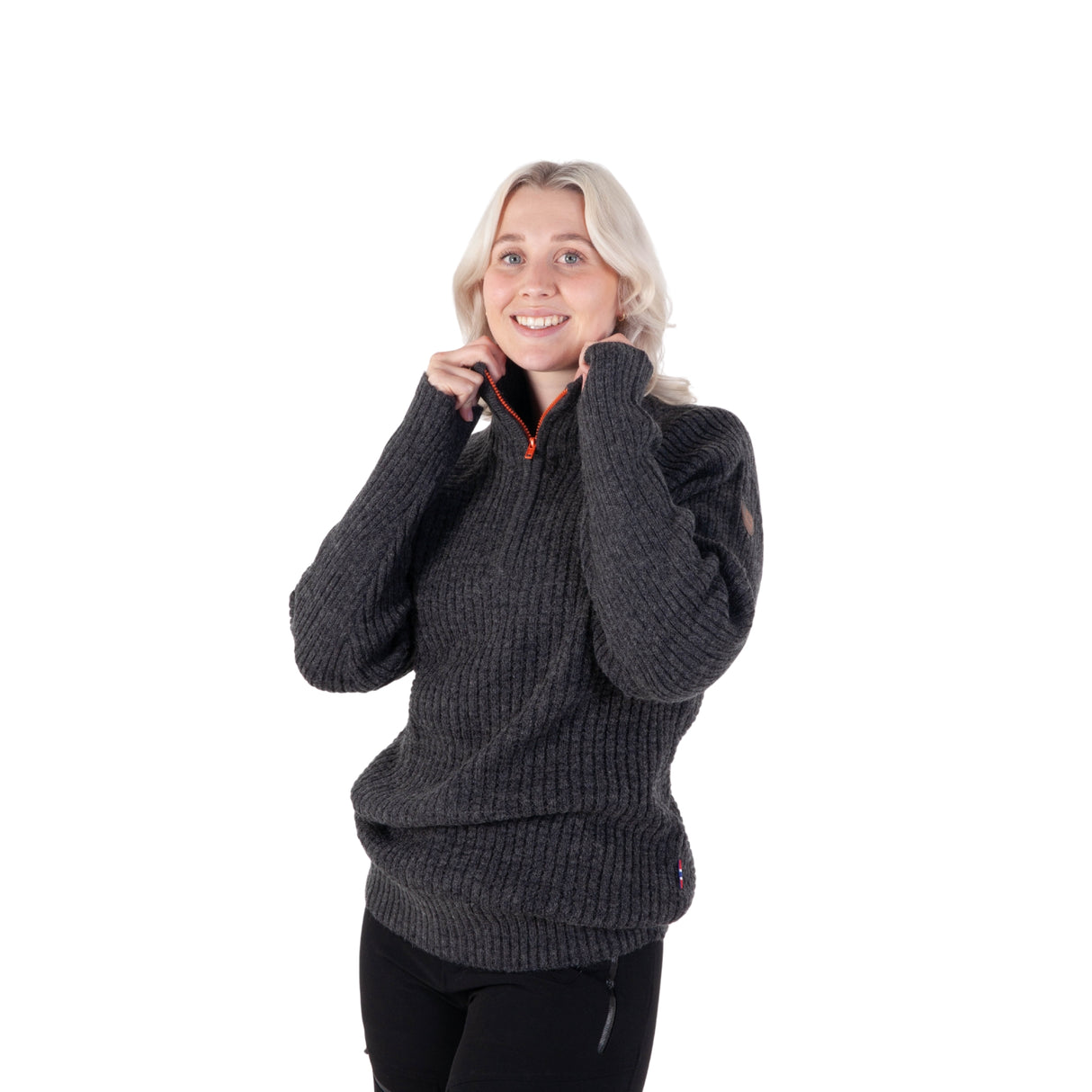 Perfekt mellomlag under en vindjakke på kjølige turer og arbeidsdager.