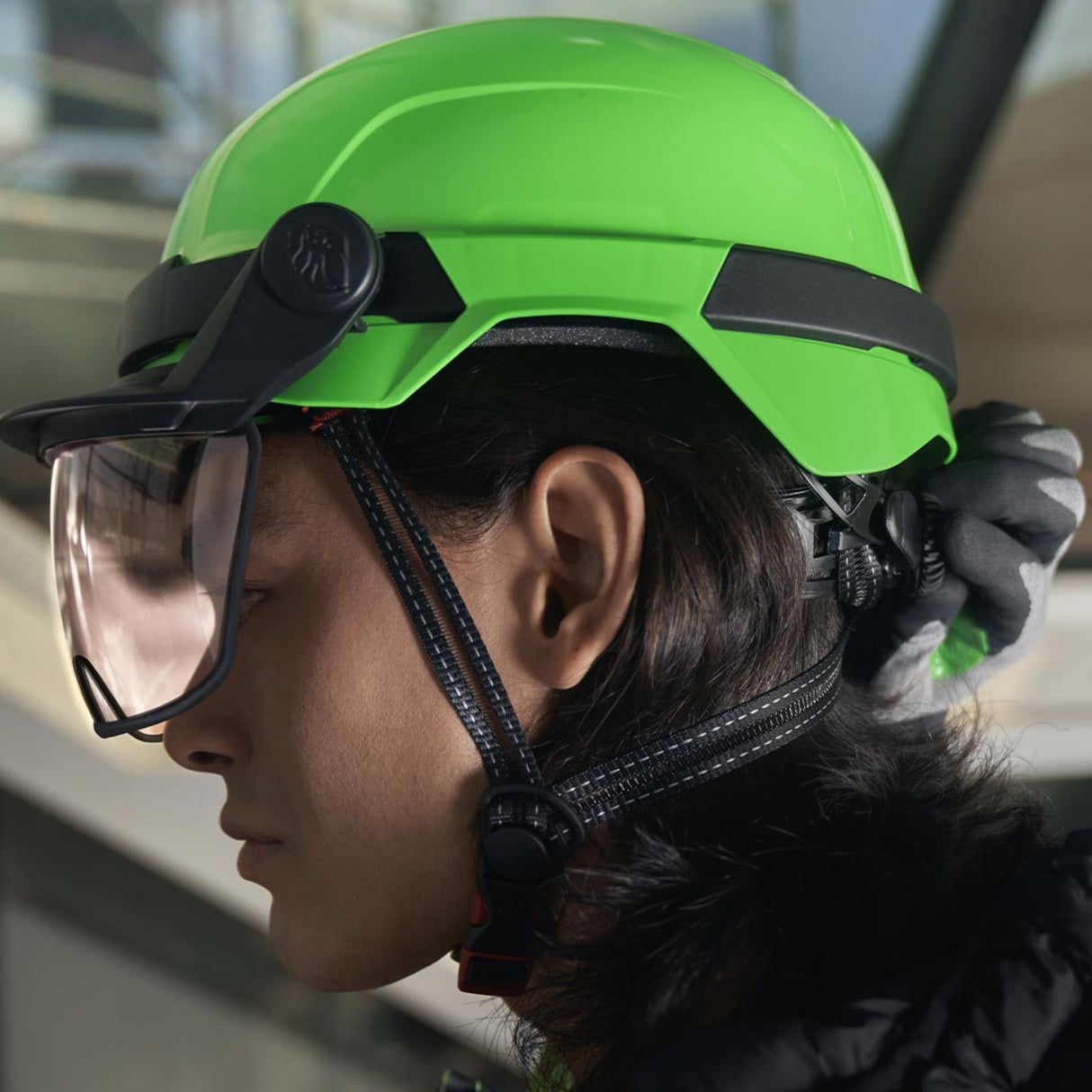 Vernehjelm med pustende og vaskbar innvendig polstring.