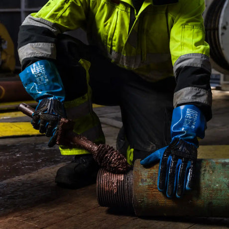 Hansken gir overlegen kjemikaliebeskyttelse mot aggressive væsker som svovelsyre, salpetersyre og hydrogenperoksid.
