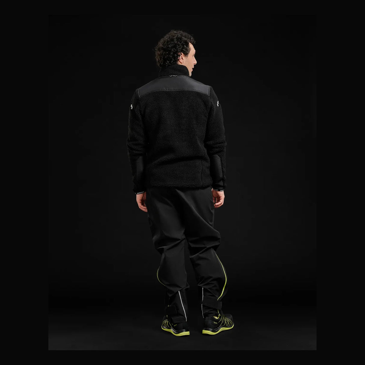 Slitesterk arbeidsjakke laget av gjenvunnet materiale