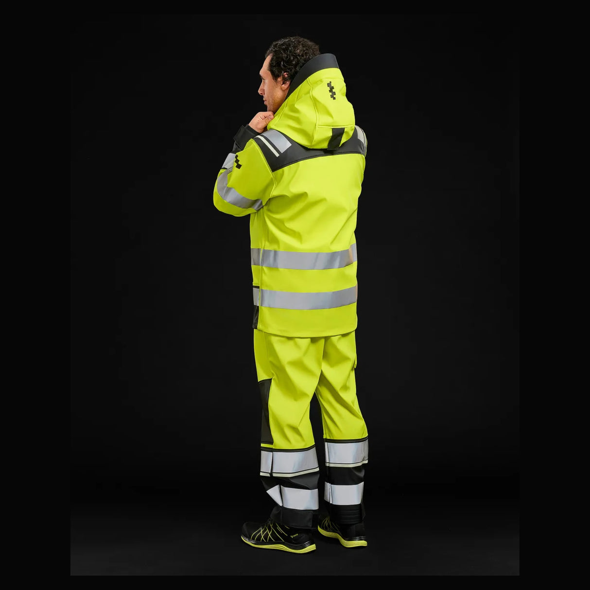 EN 343 4/1/X sertifisert regnjakke for krevende arbeidsforhold.