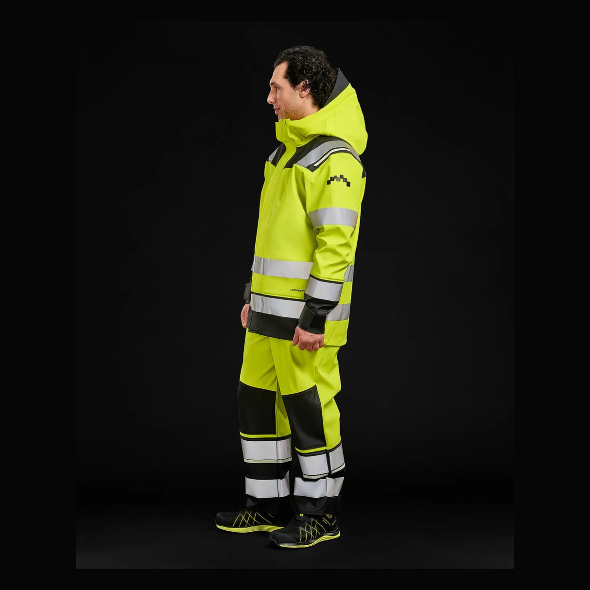 Vanntett regnjakke med vannsøyle på hele 27 000 mm.