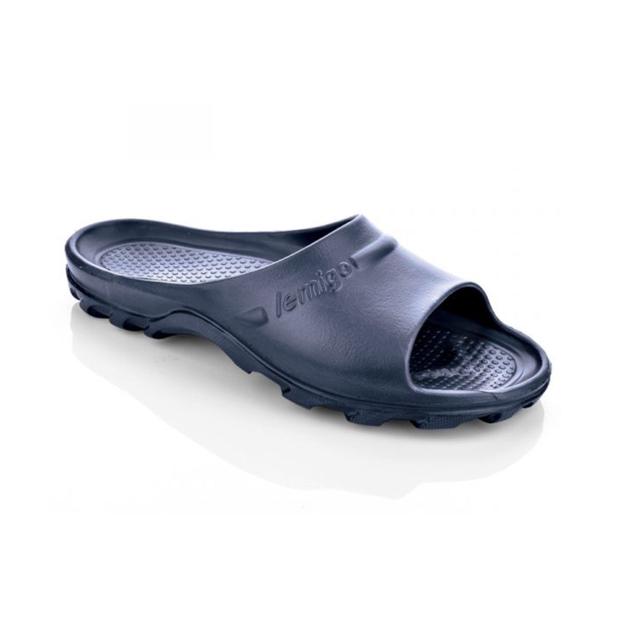 SRC sklisikre slippers fra Lemigo, med profilert yttersåle for optimal sikkerhet.