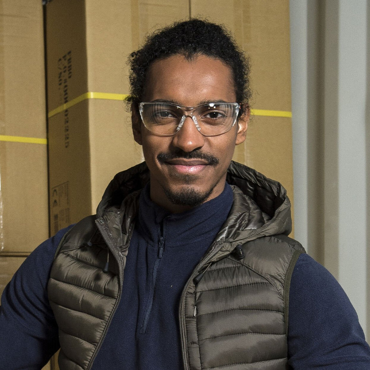 Vernebriller med antidugg og omsluttende design til arbeid