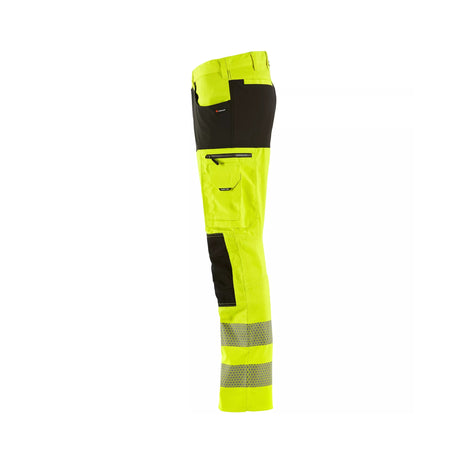 Cordura®-forsterkede kneputelommer gir lang levetid ved krevende arbeid.