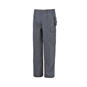 Arbeidsbukse fra Univern med strikk i livet og praktiske lommer for optimal komfort.