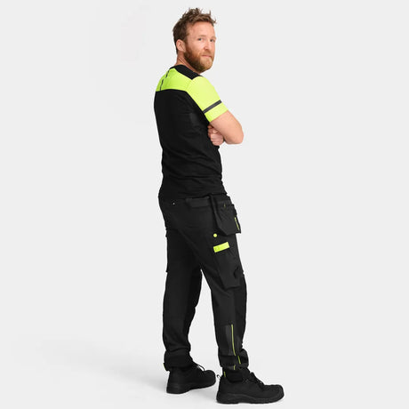 Optimal komfort og fleksibilitet for profesjonelle – designet for både stil og funksjonalitet.