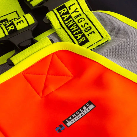 Lyngsøe Rainwear regnselebukse med refleksdetaljer, kulderesistent PVC og god beskyttelse mot kraftig regn.