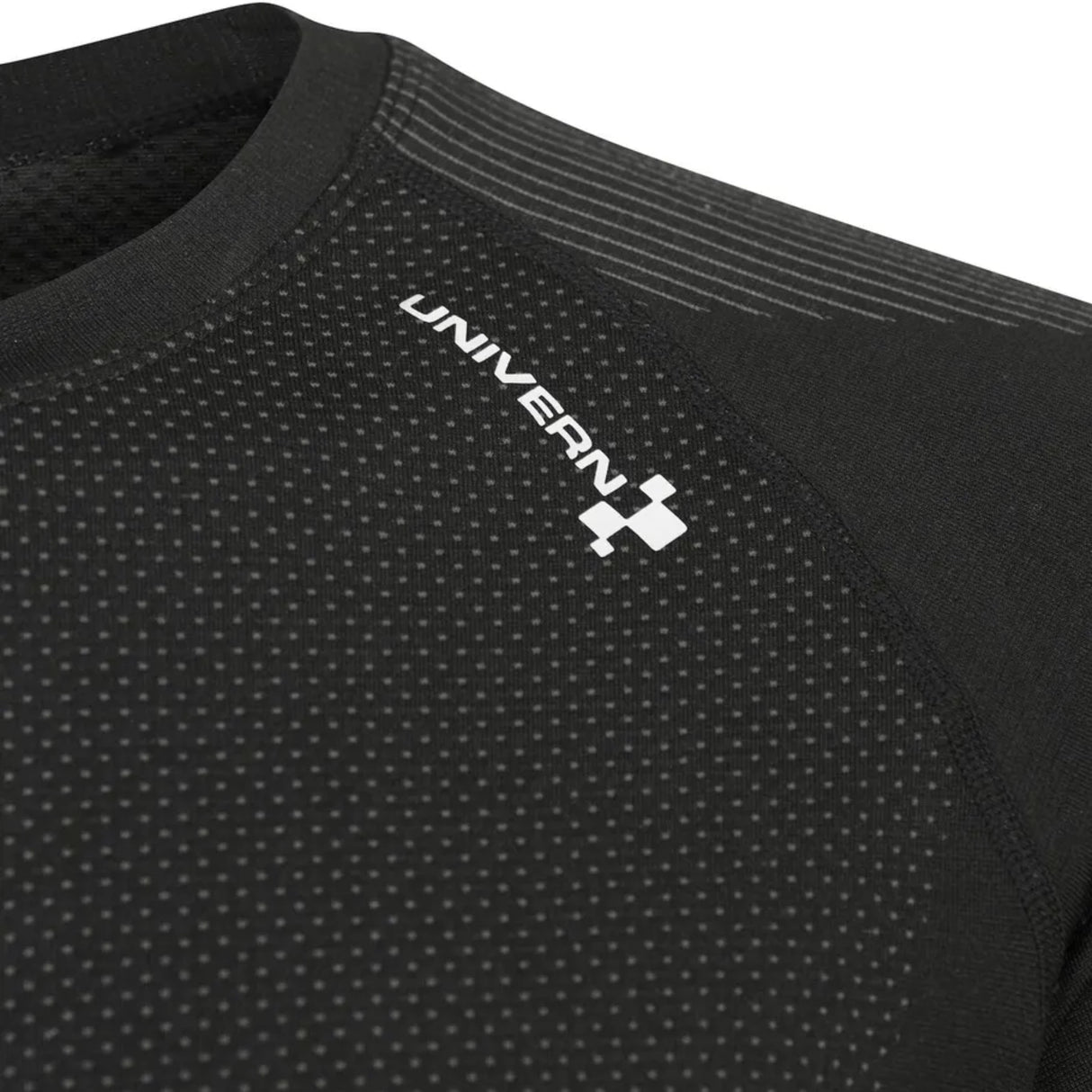 Elastisk Univern trøye med sømløs design og effektiv fukttransport.