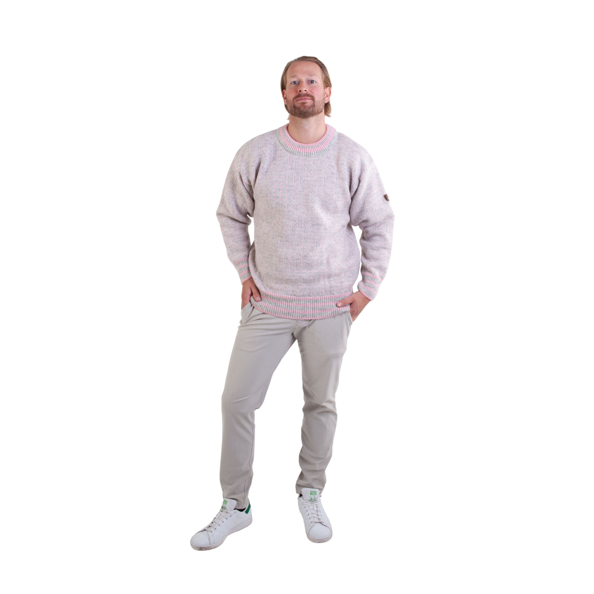 Ullgenser i klassisk hvitt og svart mønster