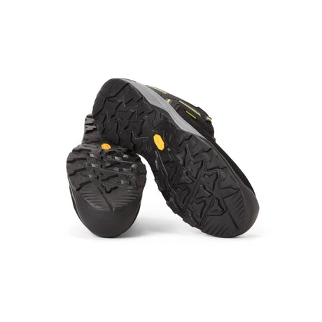 Ripstop og nubuck overdel med mesh for slitestyrke og pusteevne