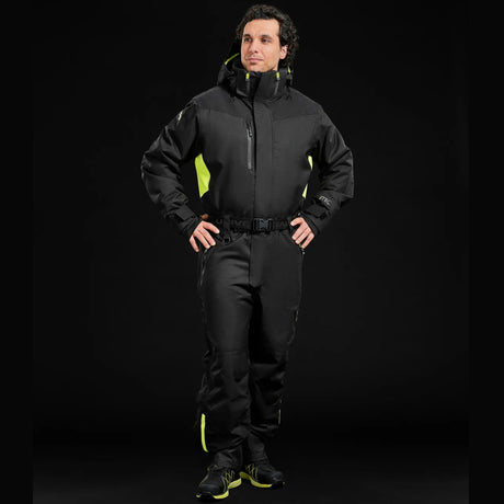 Ergonomisk passform med justerbare ermer og ben.